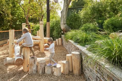 How to Design a Kid-Friendly Garden That's Actually Stylish Natural Play Areas For Kids, Kids Area In Garden, Childs Play Area In Garden, Natural Outdoor Play Spaces, Austin Backyard, Garden Play Area, Nature Playscape, Nature Inspired Playground, Play Area Outside