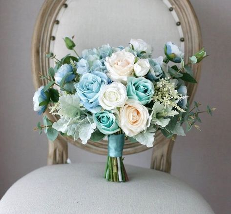 Blue Roses Wedding Bouquet, Bride Bouquets White, Vintage Bridal Bouquet, Silk Rose Bouquet, Vintage Bouquet Wedding, Wedding Flower Guide, Fresh Wedding Flowers, Bridal Bouquet Blue, White Rose Bouquet