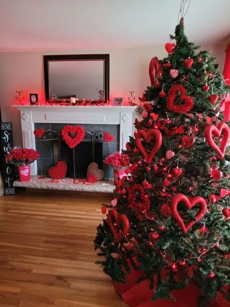 50+ DIY Valentines Day Party Decor Ideas Including Trees, Mantels and More - HubPages Valentines Christmas Tree, Valentine Trees, Office Valentines, Valentines Board, Valentine House, Aesthetic Valentines Day, Valentines Day Aesthetic, Aesthetic Valentines, Saint Valentin Diy