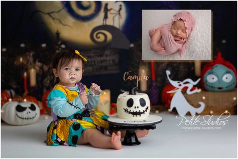 Halloween Themed Cake Smash, Nightmare Before Christmas Cake Smash Nightmare Before Christmas Cake, Nightmare Before Christmas Baby, Pasteles Halloween, Nightmare Before Christmas Party, Halloween First Birthday, Halloween 1st Birthdays, Backdrops Kids, Cake Smash Ideas, Infant Photography Props