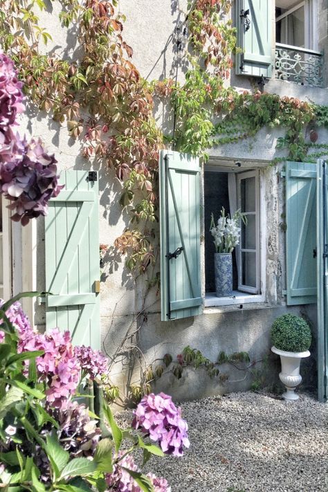 Green shutters on a French farmhouse exterior with climbing vines. French farmhouse design inspiration, house tour, French homewares and market baskets from Vivi et Margot. Photos by Charlotte Reiss. Come be inspired on Hello Lovely and learn the paint colors used in these beautiful authentic French country interiors. #frenchfarmhouse #hellolovelystudio #frenchcountry #designinspiration #interiordesign #housetour #vivietmargot #rusticdecor #frenchhome #authentic #frenchmarket #summerliving #bord French Farmhouse Exterior, French Country Interiors, French Country Rug, Green Shutters, French Country Living, French Farmhouse Style, French Farmhouse Decor, French Country Garden, French Country Farmhouse