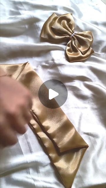 Silk Bow With Detachable Bow For Formal Occasions, Ez Bow Maker, Ez Bow Maker Instructions, Bow Measurements Fabric, Deluxe Ez Bow Maker Tutorial, Fabric Bow Tutorial, Pig Tail Bows, Small Hair Bows, Diy Bows