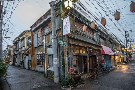 Two Point Perspective City, 2 Point Perspective City, 2 Point Perspective Drawing, Environment Photography, Japanese Buildings, Perspective Photos, Perspective Drawing Architecture, Building Aesthetic, Building Photography