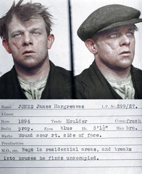 The real life Peaky Blinders: Gritty mugshots of petty criminals who roamed UK streets in early 20th century - Mirror Online Victorian Male, Vintage Mugshots, Original Gangster, Gangster Style, Victorian Age, Vintage People, Photo Portraits, Tyne And Wear, Eleanor Roosevelt