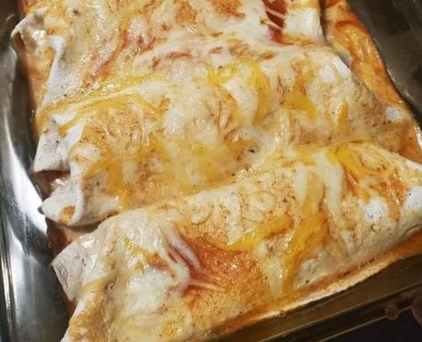 Cream Cheese Chicken Enchiladas Cracked Chicken, Enchiladas Easy, How To Make Enchiladas, Cream Cheese Chicken Enchiladas, Easy Chicken Enchilada Recipe, Cream Cheese Bread, Creamy Chicken Enchiladas, Chicken Enchiladas Easy, Make Cream Cheese