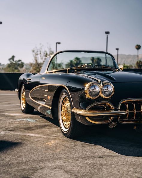 Wow 🤩 Check out this amazing 1959 Corvette on white and gold Vogues. #RDB #RDBLA #Corvette #VogueTyres 60s Corvette, 1959 Corvette, White Corvette, Car Sunset, 1958 Corvette, Chevrolet Corvette C1, 1965 Corvette, Old Corvette, 1962 Corvette