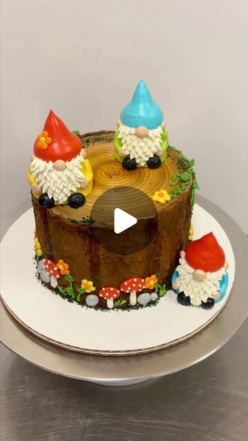 Gonk Cake Ideas, Tomte Gnome Cake, Gonk Cake, Gnome Cake Ideas, Gnome Birthday Cake, Tomte Gingerbread Cake, Gnome Cake, Gnome Sweet Gnome, Gnome Garden