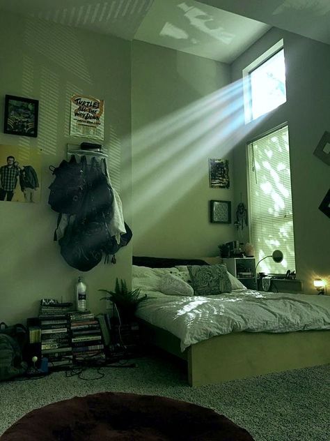 Unhinged Room Decor, Small Room Design Queen Bed, Guys Room Aesthetic Vintage, Guys Bedroom Ideas Men Masculine, Maximalist Bedroom Aesthetic Vintage, Dimly Lit Bedroom, City Room Aesthetic, Industrial Bedroom Aesthetic, Masculine Bedroom Aesthetic