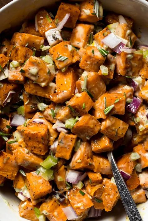 Sweet Potato Salad: How To Make It Easier & Taste Better 1 Sweet Potato Side Dishes, Healthy Bbq Side Dishes, Summer Potato Salad, Potato Recipe Ideas, Summer Lunch Recipes, Sweet Potato Salad Recipe, Colorful Salad, Easy Sweet Potato, Sweet Potato Salad