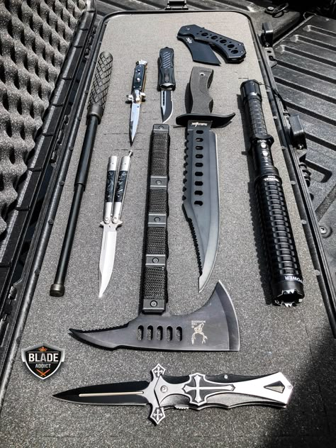 Tactical Swords, Pretty Knives, Tactical Gear Loadout, Cool Knives, Survival Gear, Tactical Gear, Swords, Books Wattpad, Ghost