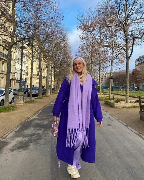 Purple Scarf Outfit, Colourful Outfits Aesthetic, Scarf Outfit Winter, Scarf Aesthetic, Fluffy Scarf, Winter Mode Outfits, Colourful Style, Warm Shawl, Purple Scarf