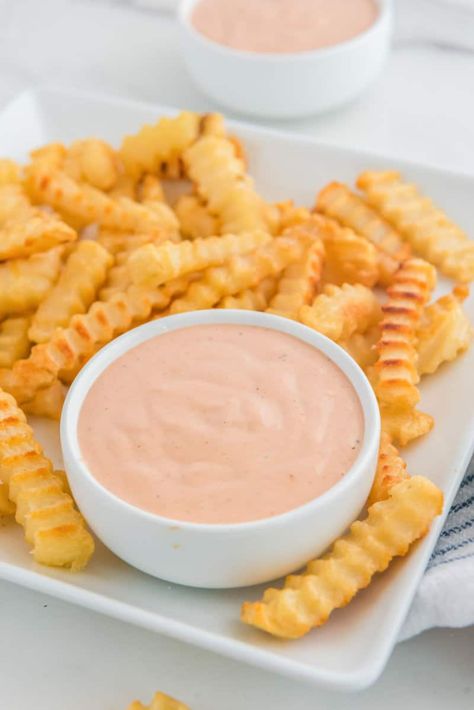 How To Make Raising Canes Sauce - CopyKat Recipes Canes Sauce Recipe, Raising Cane Sauce Recipe, Canes Sauce, Homemade Chicken Tenders, Easy Sauce Recipe, Dip Dip, Dipping Sauces For Chicken, Parmesan Chicken Wings, Homemade Dips