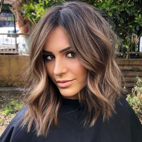 Lob Shag with Midshaft Waves Rambut Brunette, Brunette Hair With Highlights, Brunette Balayage Hair, Brown Hair Balayage, Short Hair Balayage, Hair Affair, Balayage Brunette, Hair Color And Cut, Hair Color Balayage