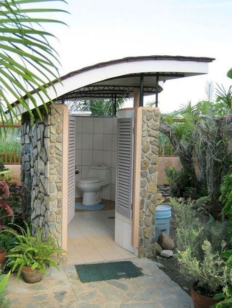 Outdoor Pool Bathroom Ideas, Outdoor Bathroom Design Ideas, Pool Bathroom Ideas, Outdoor Pool Bathroom, Outside Toilet, Outdoor Bathroom Design, Outdoor Toilet, Outdoor Showers, Pool Bathroom