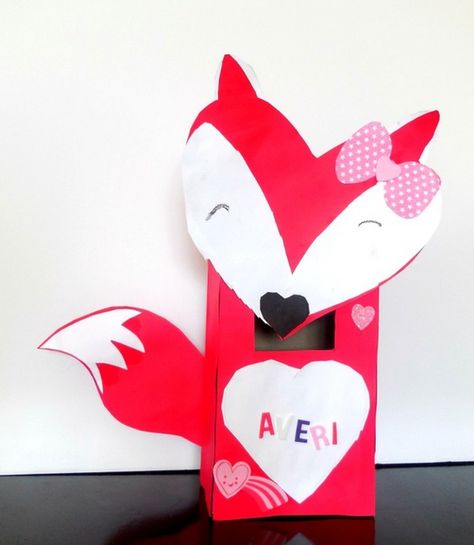 How to make Valentines box and Valentine holder with your kids for home or school. These... Fox Valentine Card, Unique Valentine Box Ideas, Valentines Card Holder, Fox Valentine, Valentine Box Ideas, Girls Valentines Boxes, Diy Valentines Box, Valentine Boxes For School, Kids Valentine Boxes