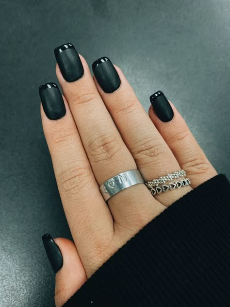 Black Matt French Tip Nails, Black Nails With Black French Tip, Unique Black Nails Short, Matte Black Glossy Tip Nails, Black French Tip Nails Matte And Glossy, Glossy French Tip Nails Matte, Dipped Nails Black, Black French Matte Nails, Short Matte Black Nails With Glossy Tips