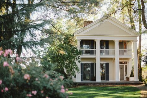 Ainsworth House and Gardens Oregon City Weddings Portland Wedding… City Wedding Venues, Wedding Venues Oregon, Chelsea Wedding, Beautiful Oregon, Romantic Backdrop, Oregon City, Landmark Buildings, Portland Wedding, Reception Seating