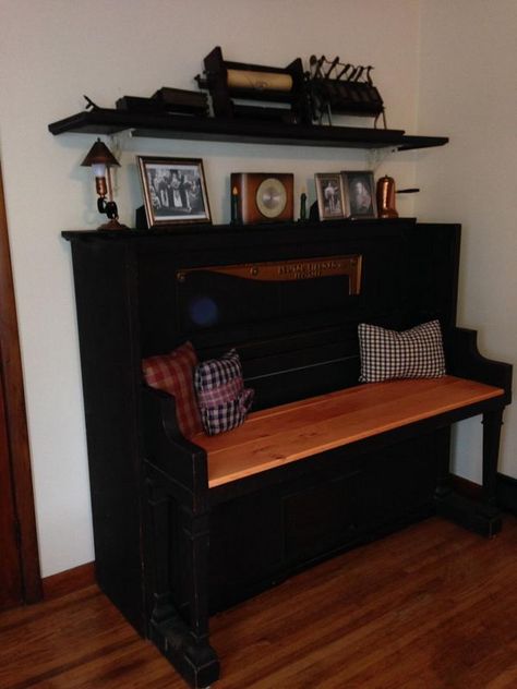 Piano Bench Ideas, Piano Crafts, Old Piano, Halloween Nails Diy, Piano Decor, Piano Parts, Best Friend Halloween Costumes, Decoration Restaurant, Old Pianos