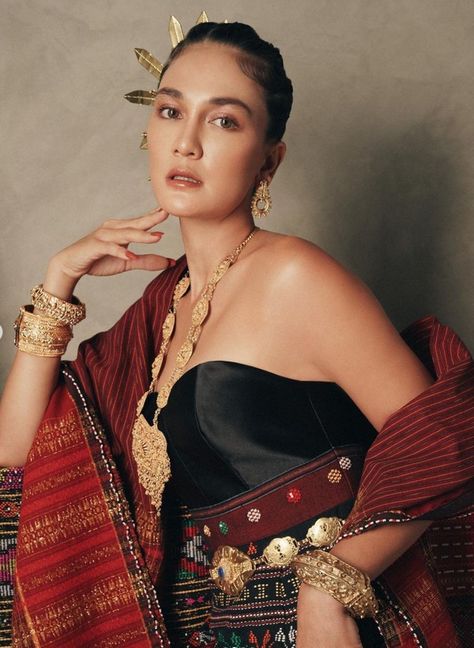 Luna Maya, Wonder Woman, Quick Saves