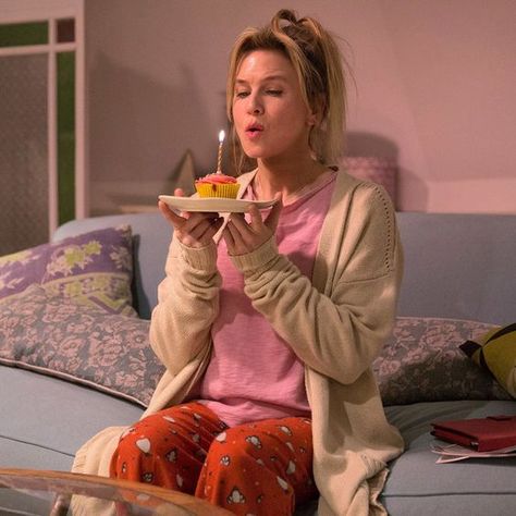 Fake Baby Bump, Bridget Jones Baby, Funny Romance, Bridget Jones Diary, Series Quotes, Wedding Crashers, Renee Zellweger, I Love Cinema, Bridget Jones