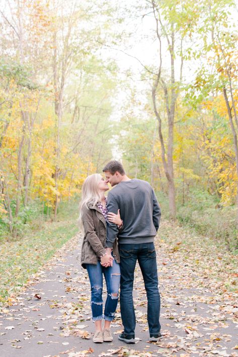 Fall Apple Orchard, Fall Couple Pictures, Fall Couple Photos, Engagement Photo Outfits Fall, Fall Engagement Pictures, Engagement Picture Outfits, Photo Posing, Couple Engagement Pictures, Wedding Engagement Pictures