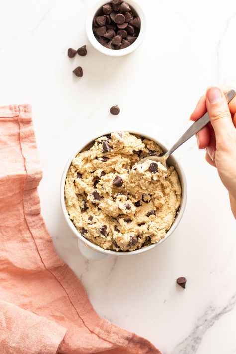 Vegan Edible Cookie Dough, Edible Raw Cookie Dough, Vegan Cookie Dough Recipe, Ibs Friendly Recipes, Vegan No Bake Cookies, Low Fodmap Snack, Conscious Plant Kitchen, Low Fodmap Desserts, Low Fodmap Breakfast