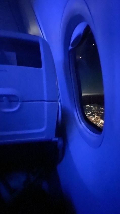 Air Asia Window View, Flight Window Pics Night, Airplane Window View Night, Flight Window Pics, Airport Window, Window View Night, Travel Core, Wallpaper Airplane, Airplane Pics