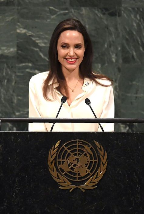 Angelina Jolie United Nations, Working For The United Nations, Angelina Jolie Humanitarian Work, United Nation Aesthetic, Angelina Jolie Unicef, Diplomacy Career Aesthetic, Humanities Aesthetic, Humanitarian Aesthetic, Diplomat Career Aesthetic