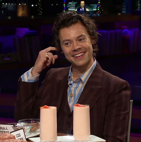 Harry Styles Late Late Show, Fall Core, Perfect Handwriting, Picked Flowers, Brown Suit, Late Late Show, The Late Late Show, Sign Of The Times, Homemade Cake