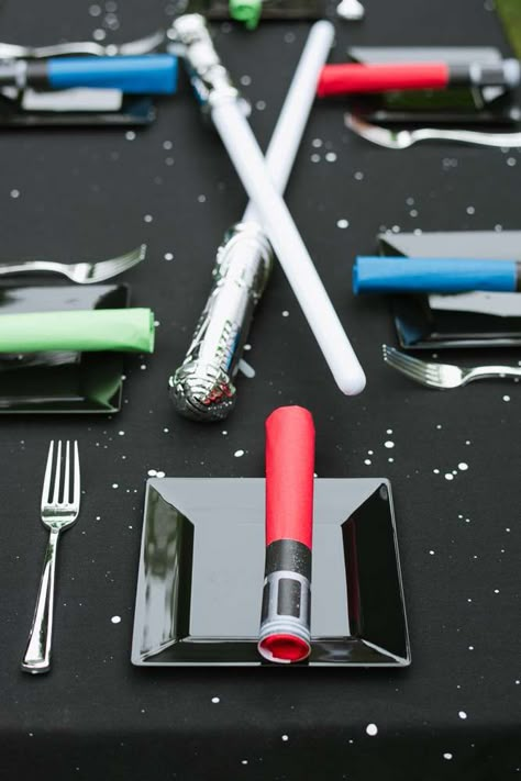 Adam's Star Wars Party | CatchMyParty.com Star Wars Table, Star Wars Party Decorations, Star Wars Birthday Party Ideas, Star Wars Themed Birthday Party, Star Wars Baby Shower, Star Wars Decor, Star Wars Cake, Star Wars Birthday Party, Star Wars Wedding