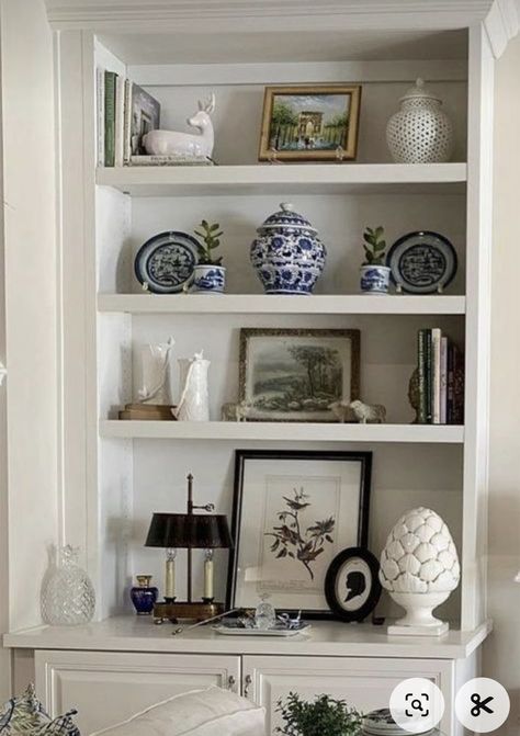 Bookcase Arrangement, Coastal Library, Decorating Bookcases, White Bookshelf Decor, Bookcases Ideas, Library Loft, Styled Bookshelves, Interior Styles Guide, Styling Bookshelves