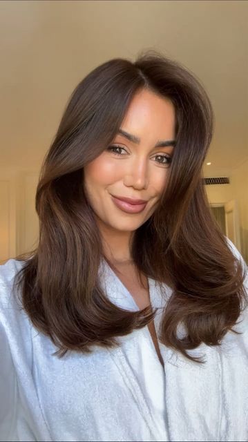 Dyson Hair Roller, Brown Midi Hair, All Over Color Brown Hair, Center Part Blowout, Mousse Brown Hair, Jourdan Sloane Hair, Brunette Down Wedding Hair, Brunette Hair With Dimension Balayage, Classic Brown Hair