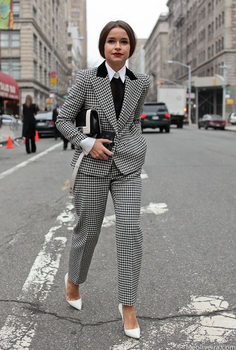 ... Elegantes Outfit Damen, Rok Outfit, Miroslava Duma, Chique Outfits, Pantsuits For Women, Tomboy Outfits, Style Crush, Professional Outfits, Suit And Tie