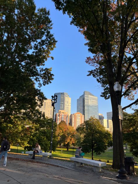 Boston Aesthetics, Boston Life, Boston In The Fall, Boston Commons, Boston Aesthetic, Moving To Boston, Going To College, Living In Boston, Boston University