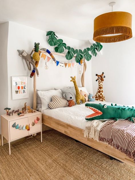 Children absolutely love animal themed bedrooms - especially when they are filled to the brim with adorable, scandi inspired (and some-what kooky) knitted toys! After receiving an overwhelming response on my Instagram page to the recent jungle room I designed - I decided I'd best share the finer details with you all... Leaf Bunting, Crocodile Art, Scandi Kids Room, Bedroom Storage For Small Rooms, Jungle Bedroom, Safari Room, Colorful Kids Room, Jungle Room, Animal Safari