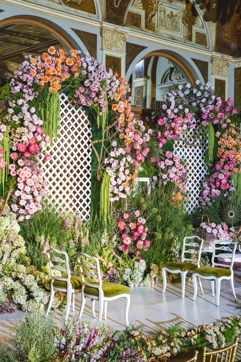 #sjsevents #sjstouch #sjssparkle #exclusivelysjs #sjs Lattice Backdrop, Decor Table Ideas, Arched Backdrop, April Baby Shower, April Baby, Garden Themes, Graduation Dinner, Mehndi Decor, Arch Backdrop