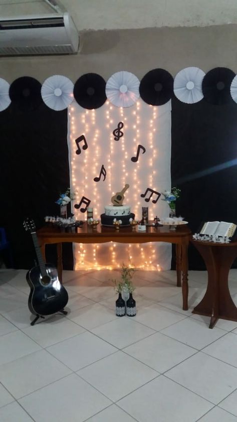 Music Theme Sweet 16, Music Table Decorations, Guitar Party, Music Party Decorations, Stall Decorations, Disco Theme Party, Candy Land Birthday Party, Graduation Open Houses, Music Themed Parties