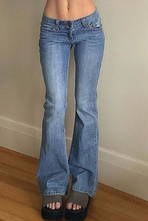 90s Jeans High Waisted, 90s Flared Jeans, Low Waisted Flair Jeans, 90 S Jeans, Flared Jeans Outfit Low Rise, 2000s Lowrise Jeans, Lower Rise Jeans, Very Low Waist Jeans, Low Rise Jean Aesthetic