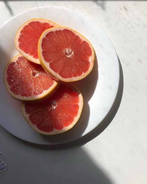 Pink Grapefruit Aesthetic, Grapefruit Aesthetic, Grapefruit Lemonade, Spring Moodboard, True Spring, Beautiful Fruits, Colorful Stage, White Plates, Pink Grapefruit