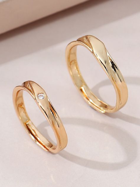 Couple Rings Gold, خواتم خطوبة, Wedding Rings Sets His And Hers, Couple Bands, Wedding Ring Shots, Couple Ring Design, Gold Band Wedding Ring, Couples Wedding Bands, Engagement Rings Couple