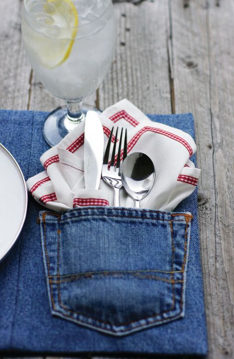 Pocket Placemats Denim Placemats, Återvinna Jeans, Artisanats Denim, Denim Projects, Recycled Jeans, Jean Crafts, Denim Ideas, Recycle Jeans, Denim Pocket