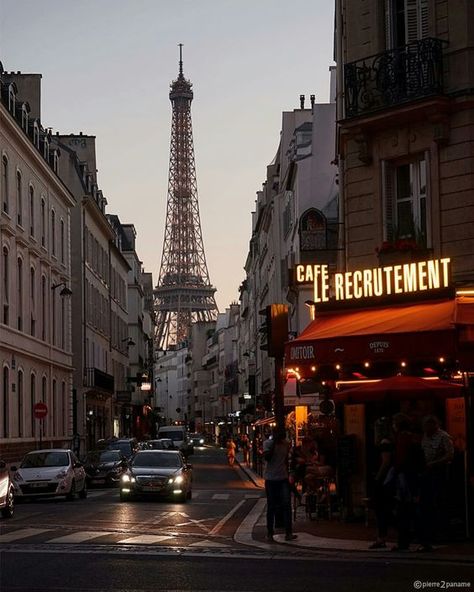 Paris Street Pictures, Paris Street Photography, Torre Eiffel Paris, Paris Streets, Photo Paris, Paris Dream, Paris Vibes, Paris Jackson, Paris Aesthetic