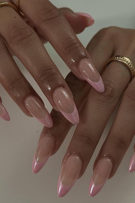 A vision of elegance and grace, these translucent pink stiletto nails with chrome pink French tips create a chic and sophisticated minimalist look that effortlessly radiates style. // Photo Credit: Instagram @setsbysenia Nail Design Gold, Pink French Nails, Pink Chrome Nails, Chrome Nails Designs, Purple Nail, Soft Nails, Design Nail, Prom Nails, Funky Nails