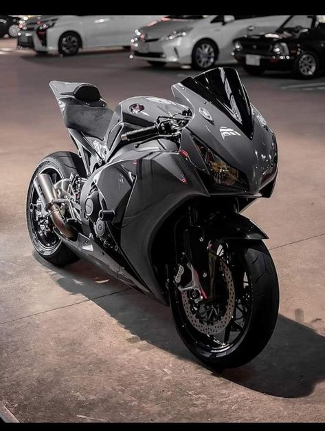 Honda Cbr 1000rr, Best Motorbike, Custom Street Bikes, Cbr 600rr, Moto Car, Motorcycle Aesthetic, Cbr 600, Bobber Motorcycle, Men Loafers