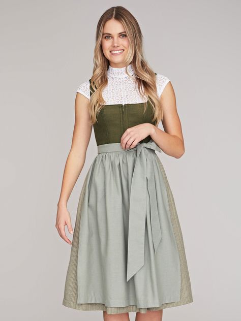 Grünes Dirndl mit zwei Schürzen Dirndl Outfit, Darling Dress, Good Hair Day, Hair Day, High Waisted Skirt, Cool Hairstyles, Hair, Dresses, Beauty