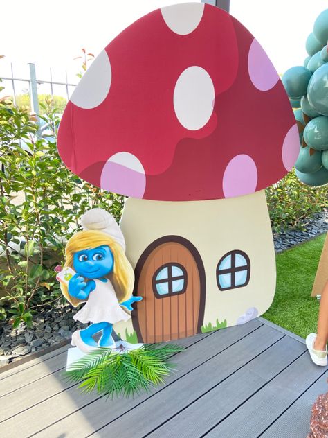 Smurfs Decorations Classroom, Smurfs Classroom Theme, Smurf Themed Birthday Party, Smurf Birthday Party Decoration, Smurf Party Ideas, Smurfs Decorations, Smurf Birthday Party Ideas, Smurfs Birthday Party Ideas, Smurfs Party Decorations