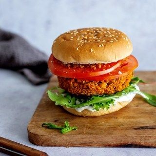 Avocado and Maple Glazed Tempeh Sandwich • Green Evi Burger Types, Carrot Chickpea, Vegan Chickpea Burger, Quinoa Burger Recipe, Chickpea Quinoa, Chickpea Burgers, Quinoa Burger, Veggie Patties, Chickpea Burger