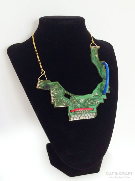 I Make Unique Geeky Jewelry Out Of Recycled Computers (10 Pics) | Bored Panda Diy Cyberpunk, Computer Jewelry, Electronic Jewelry, Recycled Jewellery, Waste Fashion, Geeky Jewellery, Tech Jewelry, Space Adventure, Pc Parts