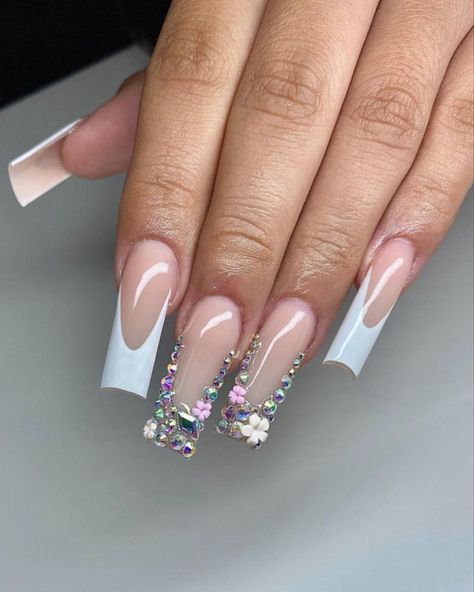 V Cut Nails, Nails With Hello Kitty, Popular Nail Ideas, Trendy French Tip Nails, Tip Nails Designs, Judy Nails, Cut Nails, Pink Gel Nails, French Tip Nail Designs