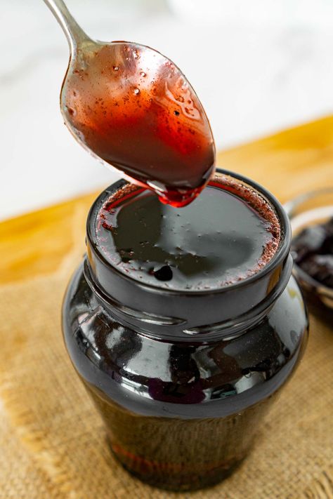 Cherry Syrup Recipe, Healthy Syrup, Black Cherry Juice, Cherry Lemonade, Cherry Syrup, Cherry Sauce, Tart Cherry Juice, Simple Syrup Recipes, Canned Cherries